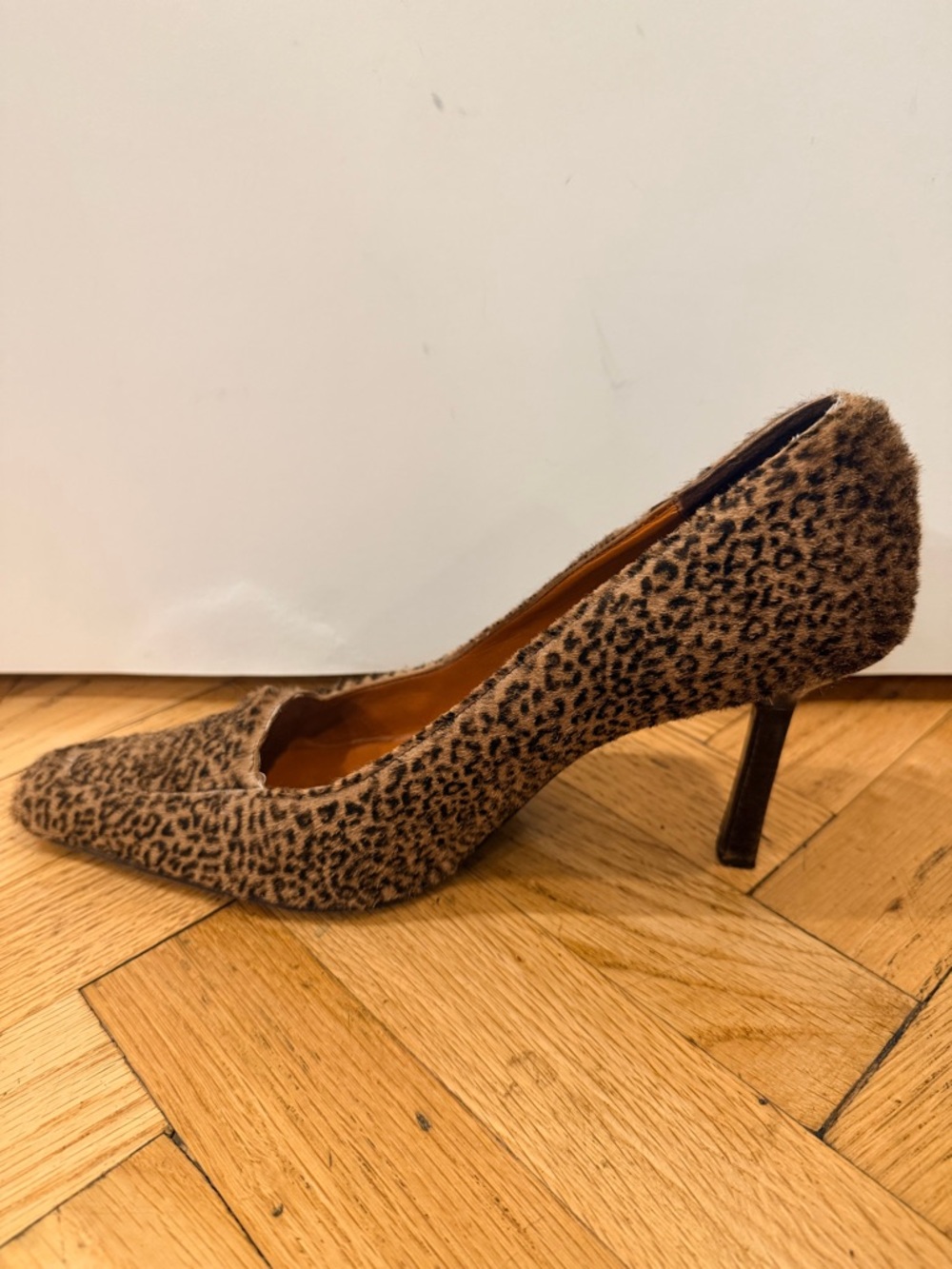 BCBG Maxzaria Leopard Print Calf Hair Pumps Heels Size 12 4” Heel